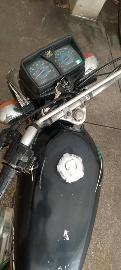 Honda 125 2014 model all documents original Bio matrek not spot
