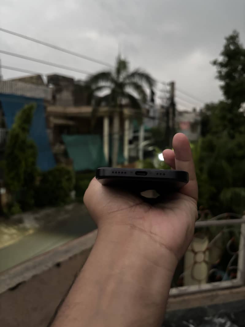 Apple iPhone 15 3
