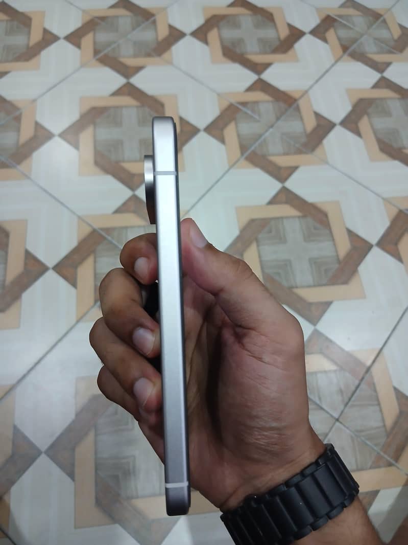 Google Pixel 9 3