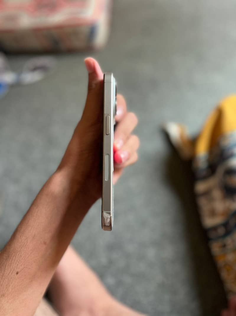 Apple iPhone 15 Pro 0