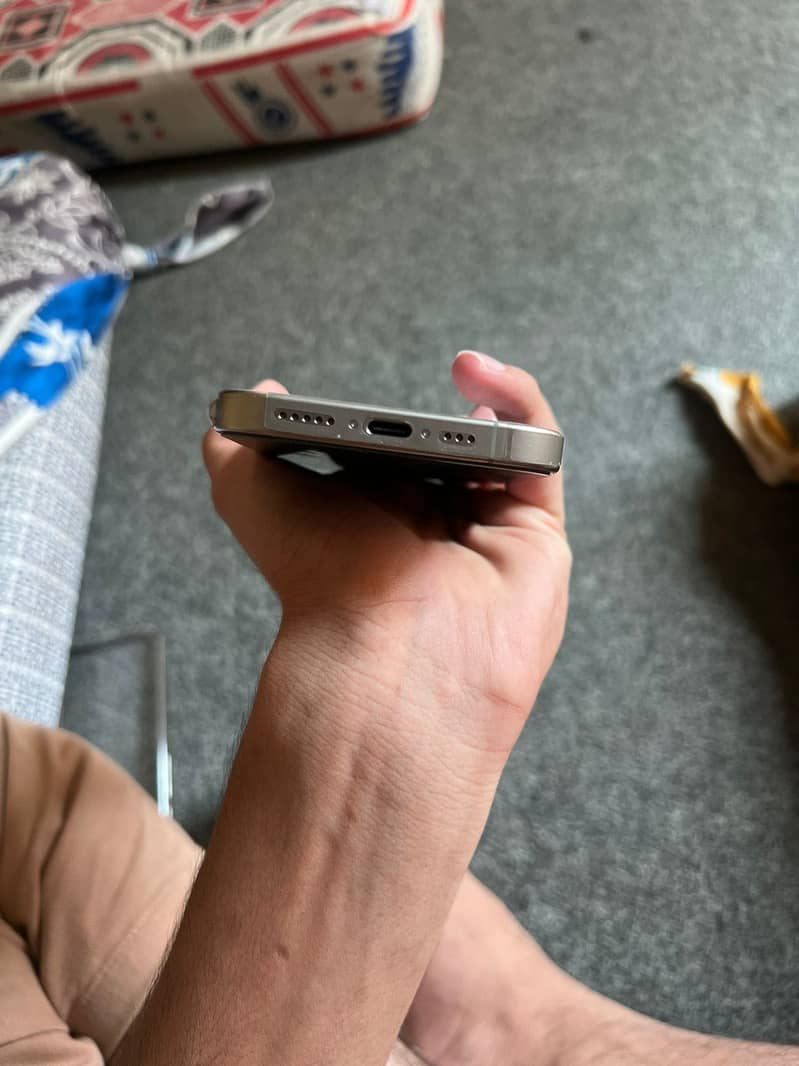 Apple iPhone 15 Pro 3