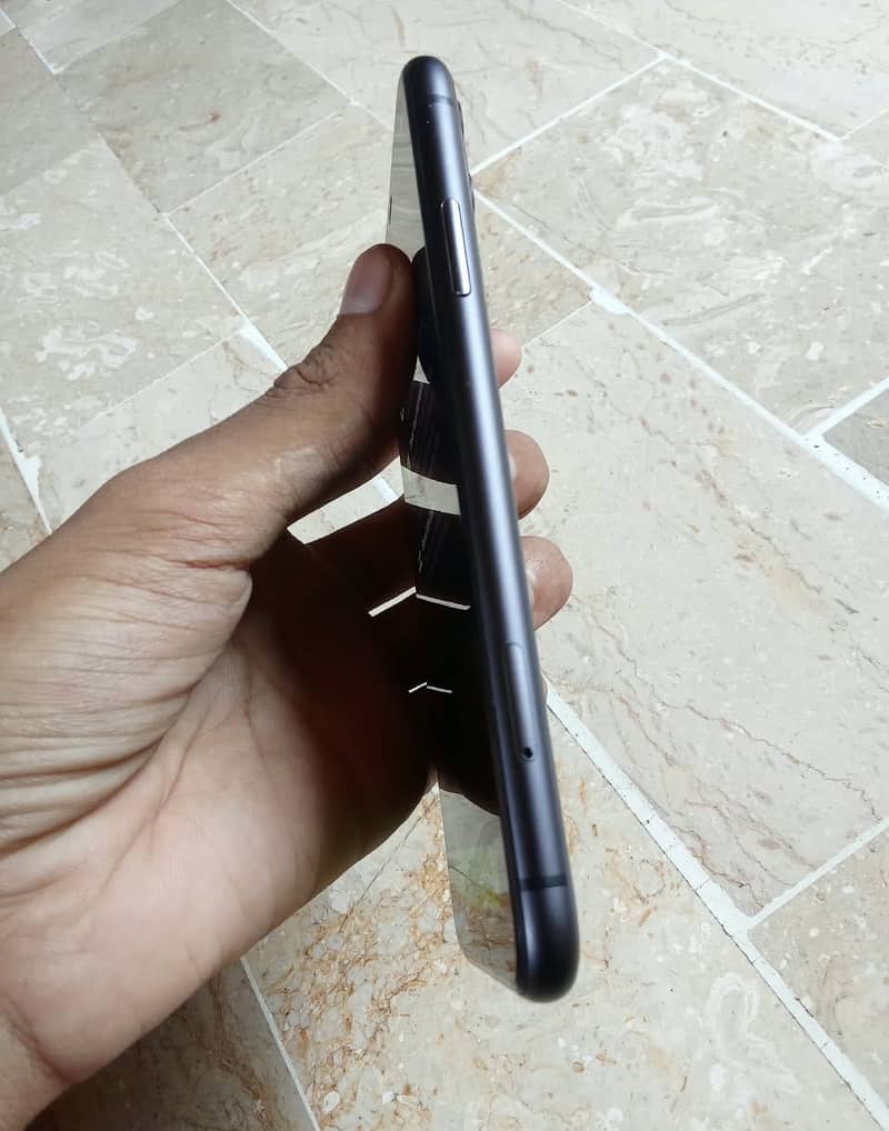Apple iPhone 11 2