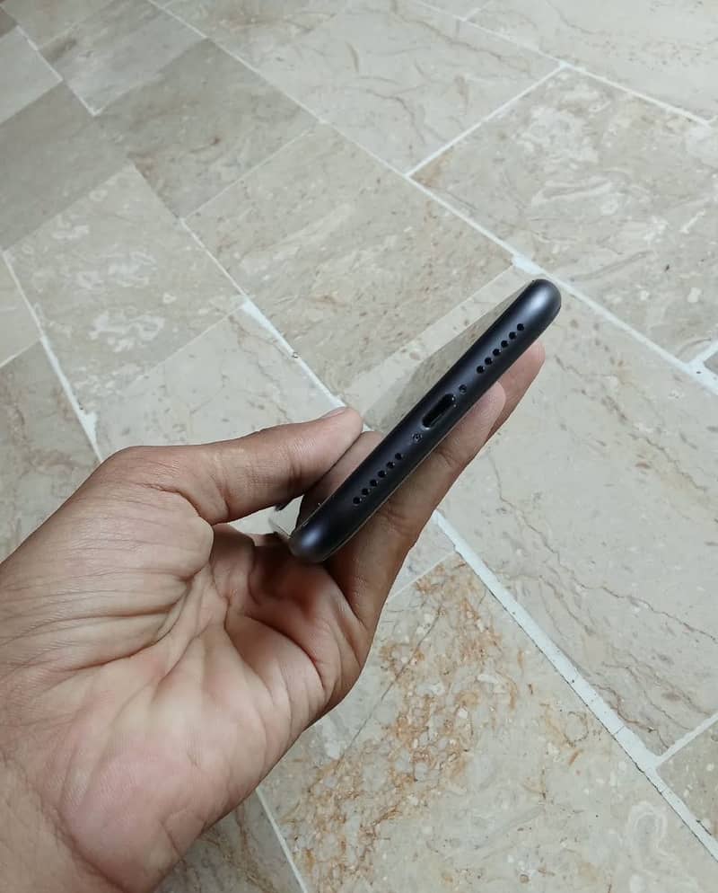 Apple iPhone 11 11