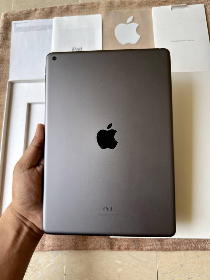 iPad 9th Gen Complete Box 2