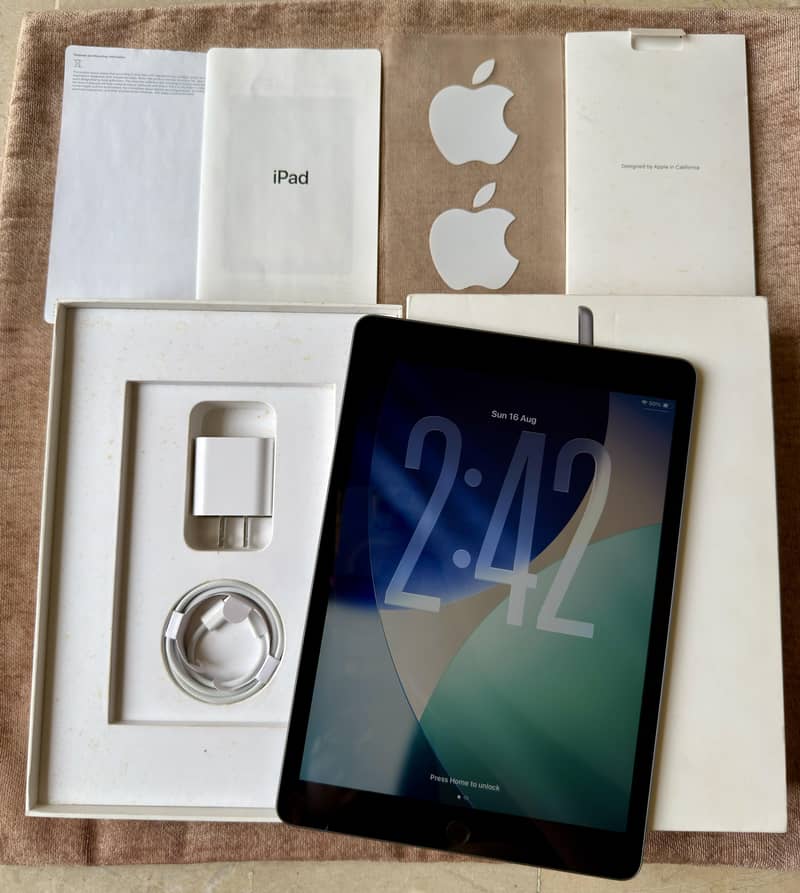 iPad 9th Gen Complete Box 10