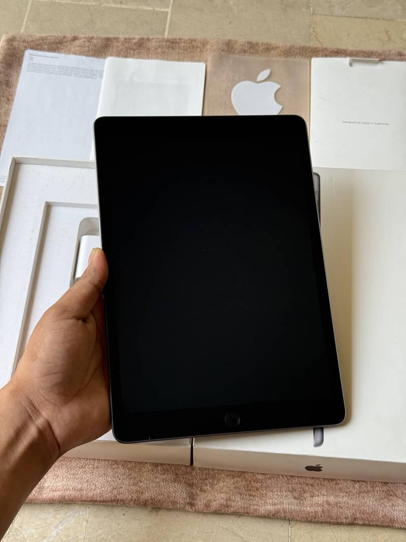 iPad 9th Gen Complete Box 13