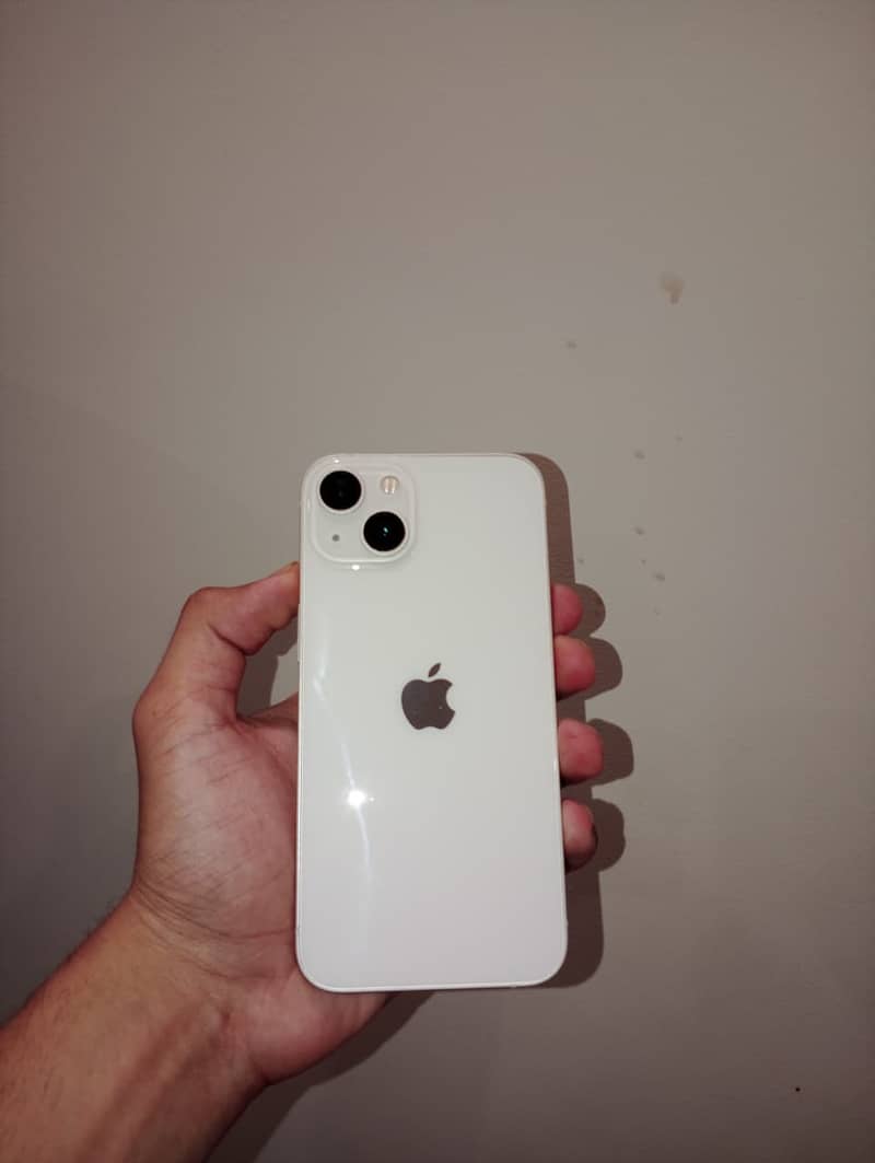 Apple iPhone 13 4