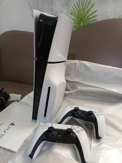 ps 5 play station gaming console 1tb memory 2 controller with full Box