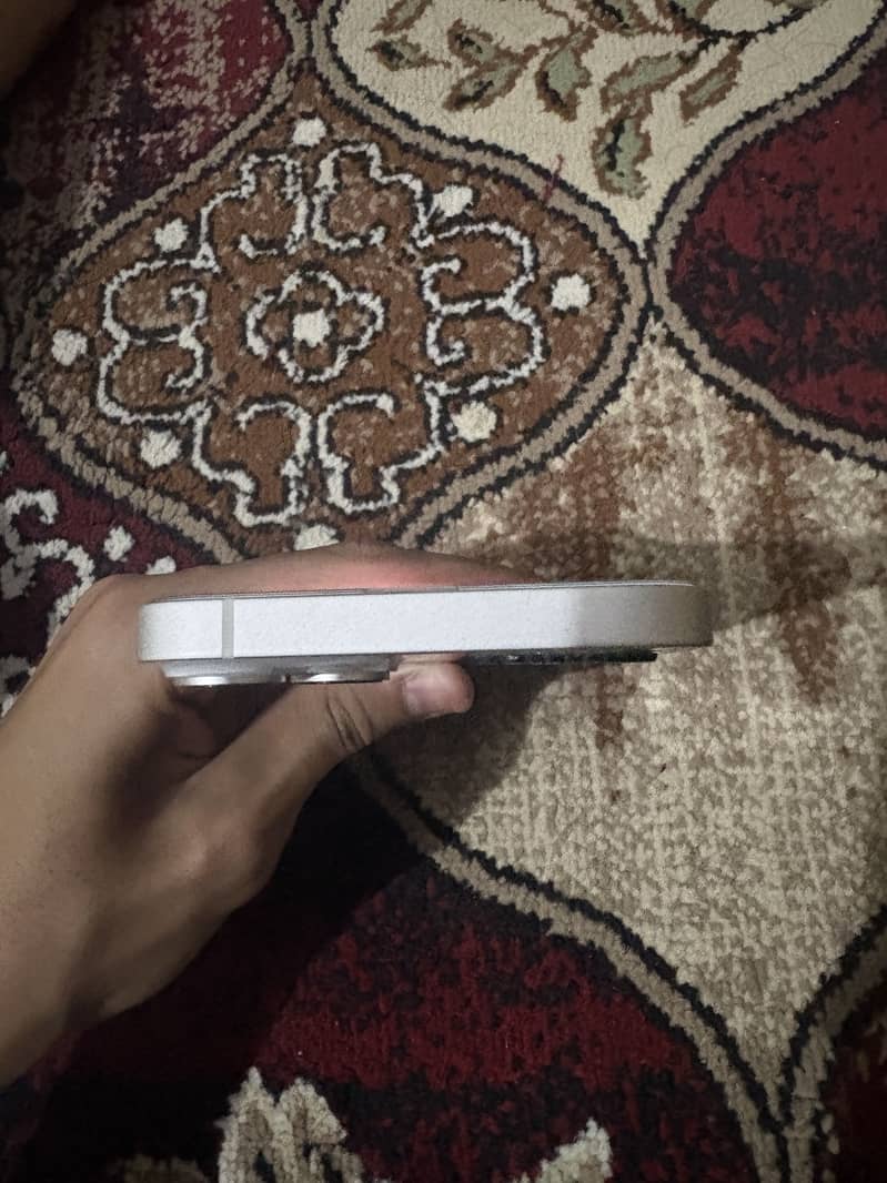 Apple iPhone 14 plus 3