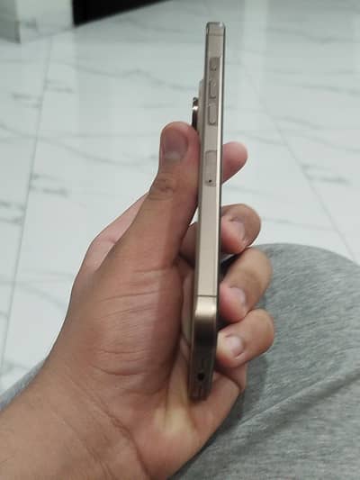 Apple iPhone 16 Pro Max