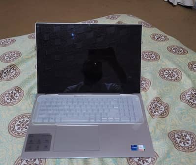 Dell inspiron 17 7706 - core i7 11th Gen - 8/256 variant