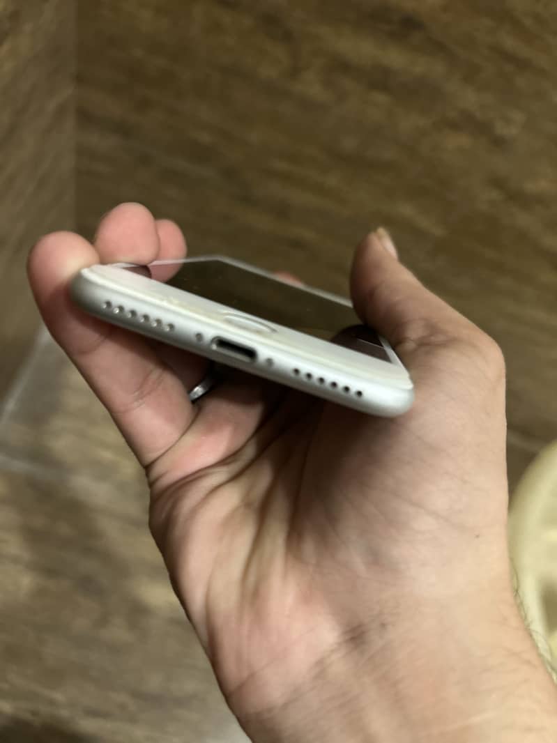 Apple iPhone 7 5