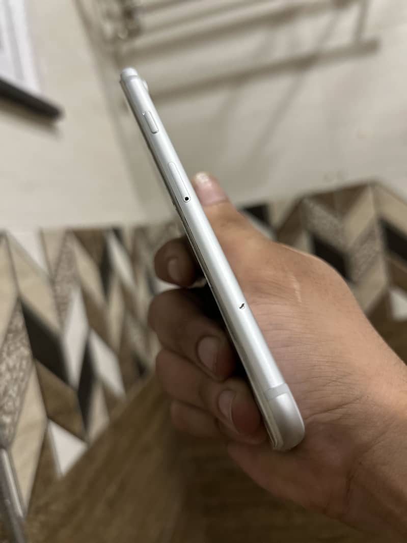 Apple iPhone 7 6
