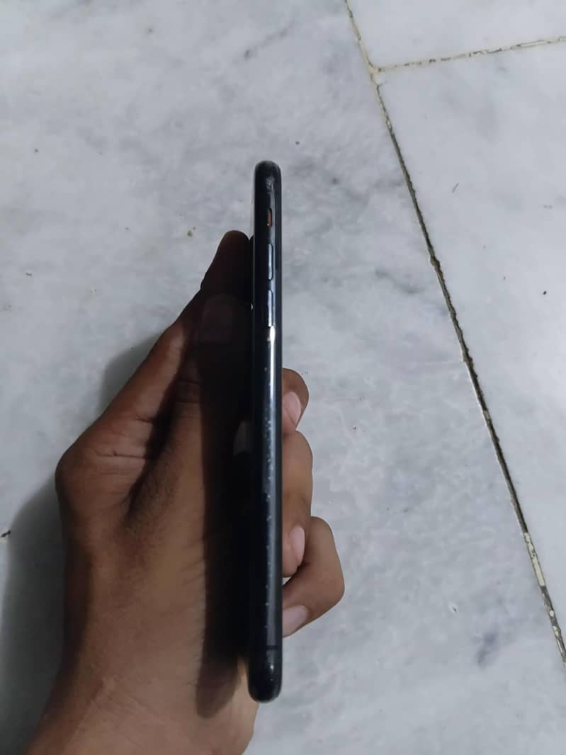 Apple iPhone X 3