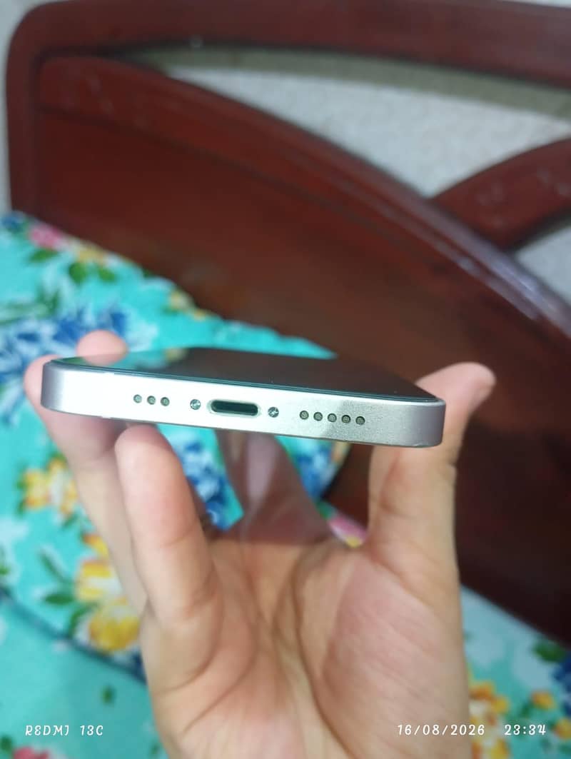 Apple iPhone 13 3