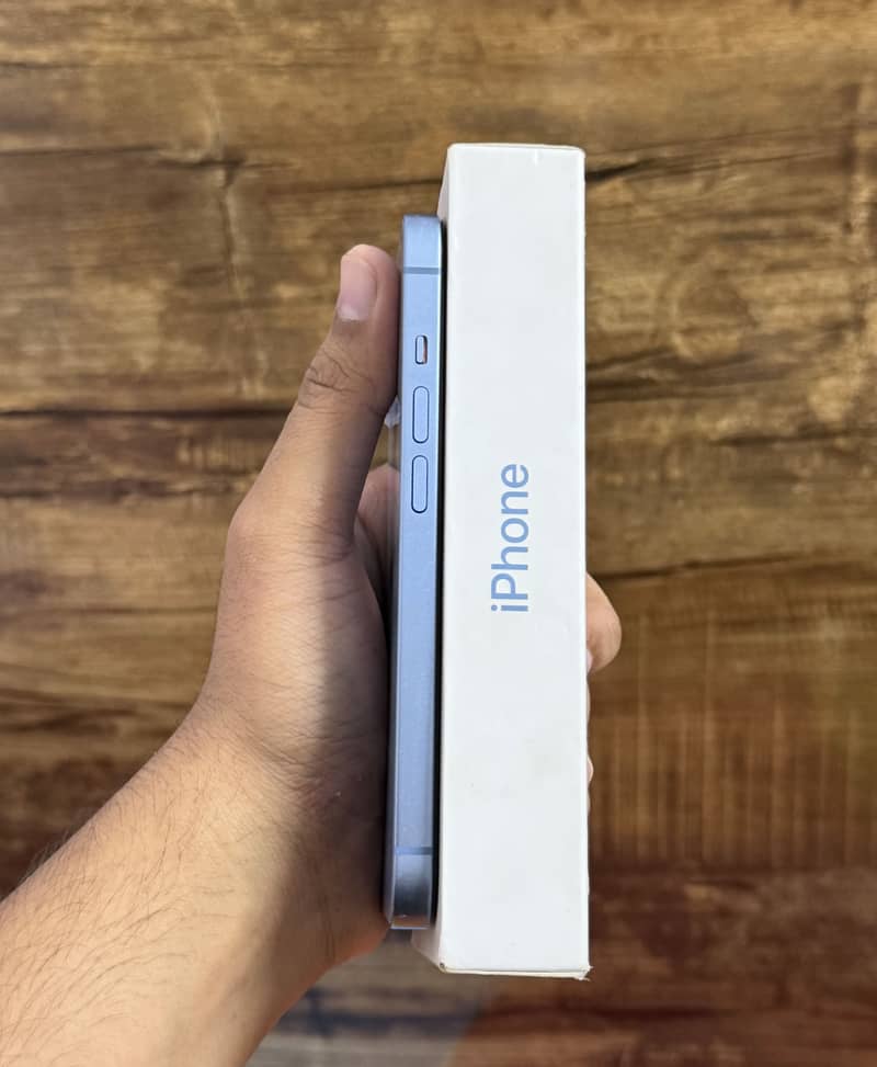 Apple iPhone 14 4