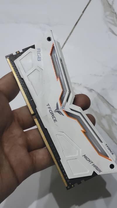 T force 3600Mghz 8Gb Ram White