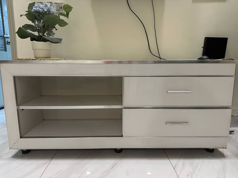 Tv unit 0