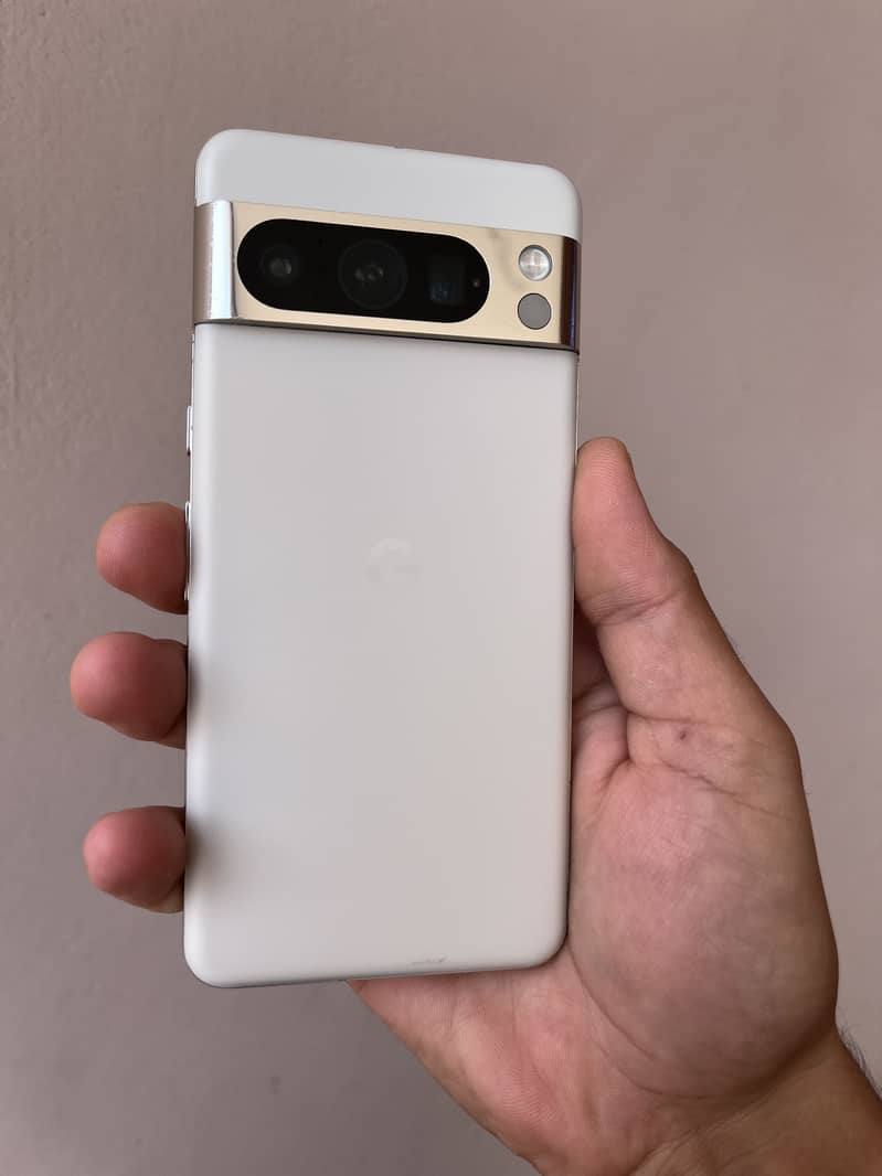 Google Pixel 8 Pro 2