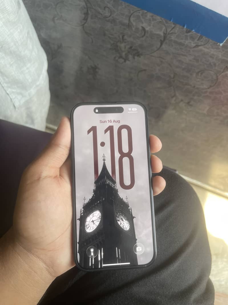Apple iPhone 16 2