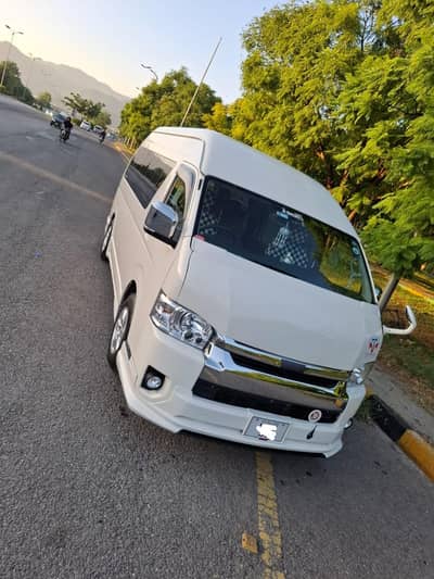 Toyota Hiace 2012