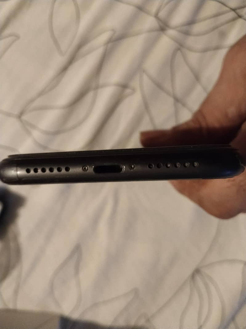 Apple iPhone 11 5