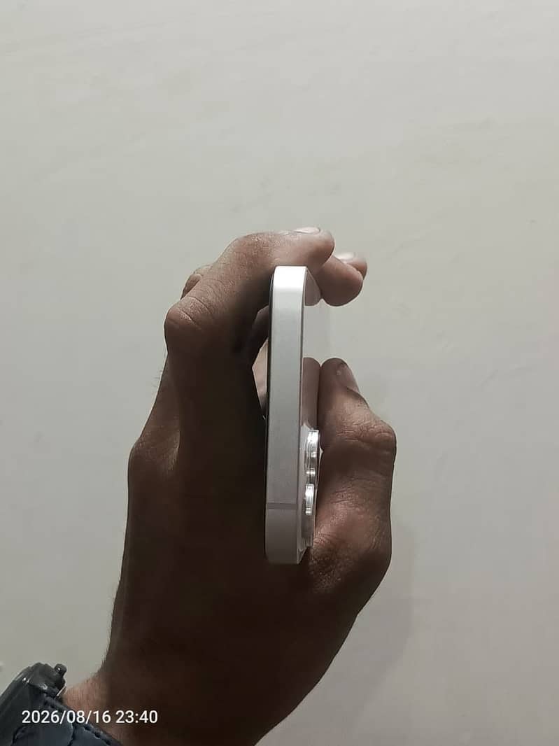 Apple iPhone 13 3