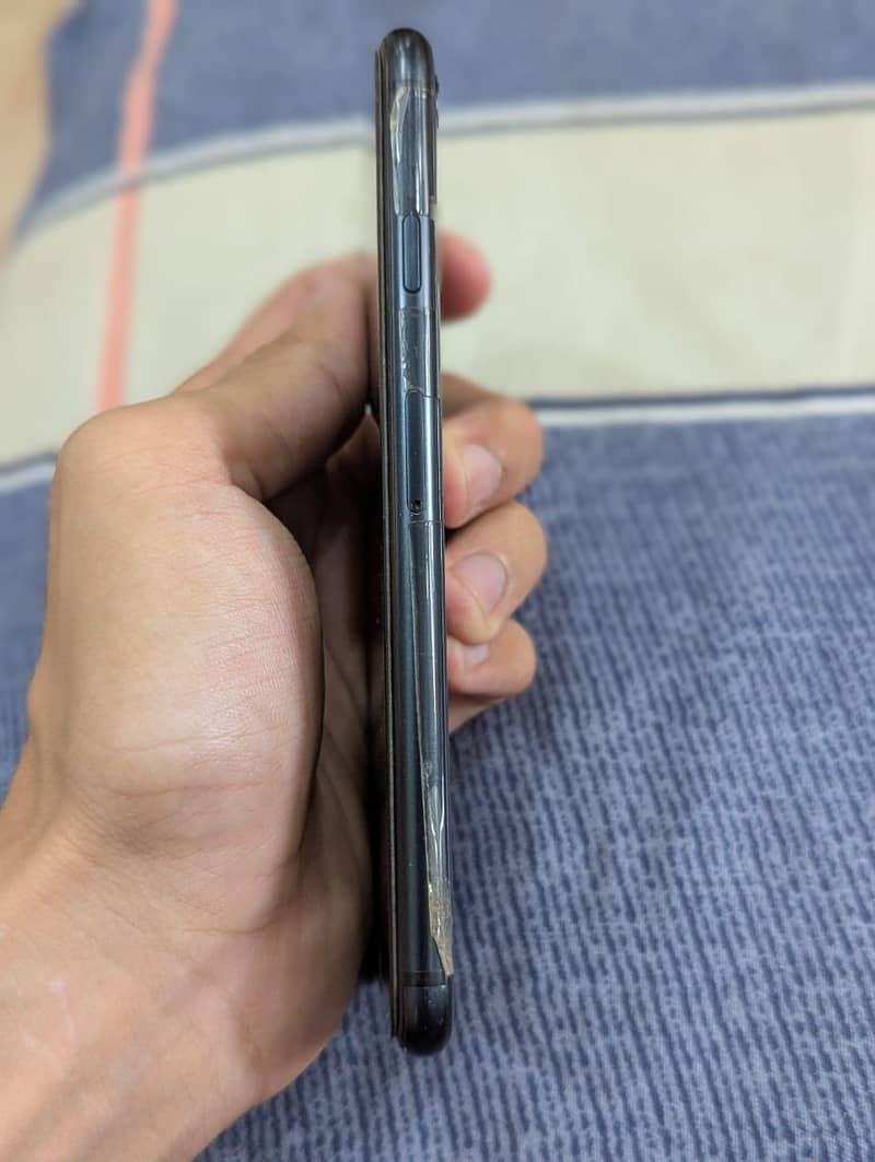 iPhone SE 2 generation 4