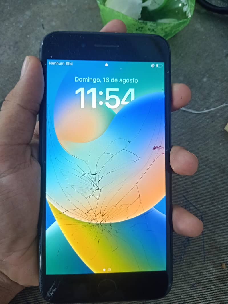 Apple iPhone 8 Plus 2