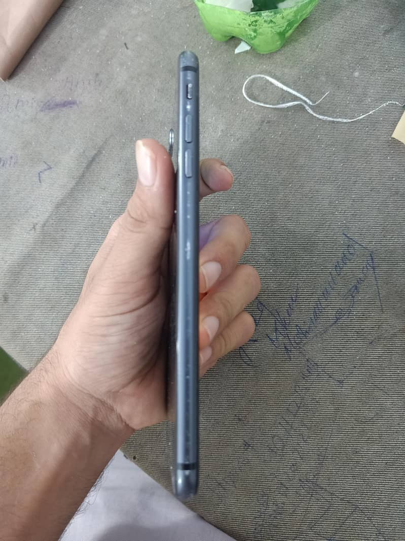 Apple iPhone 8 Plus 5