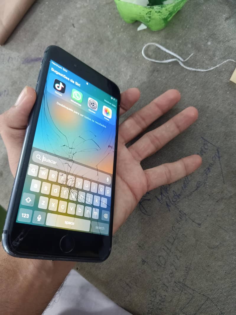 Apple iPhone 8 Plus 6