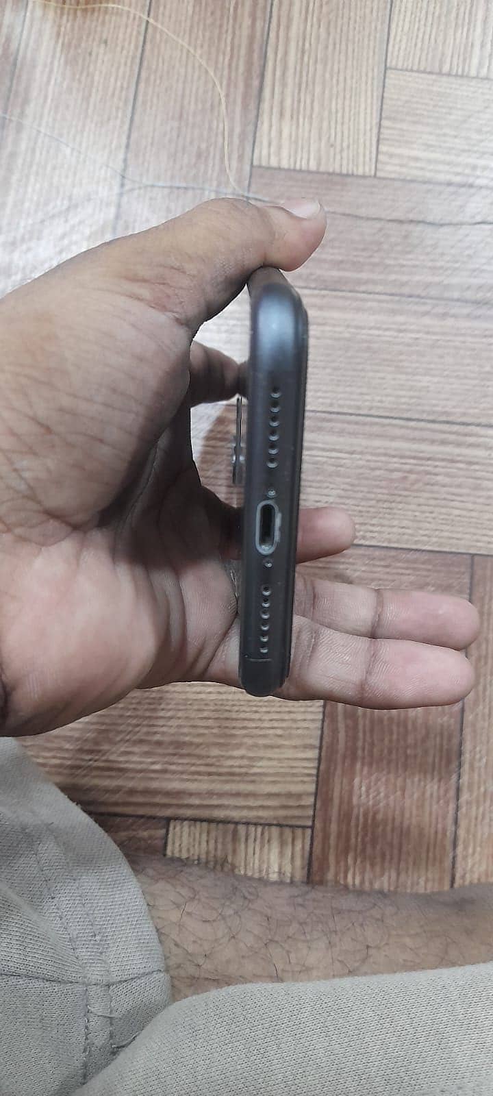 Apple iPhone 11 4