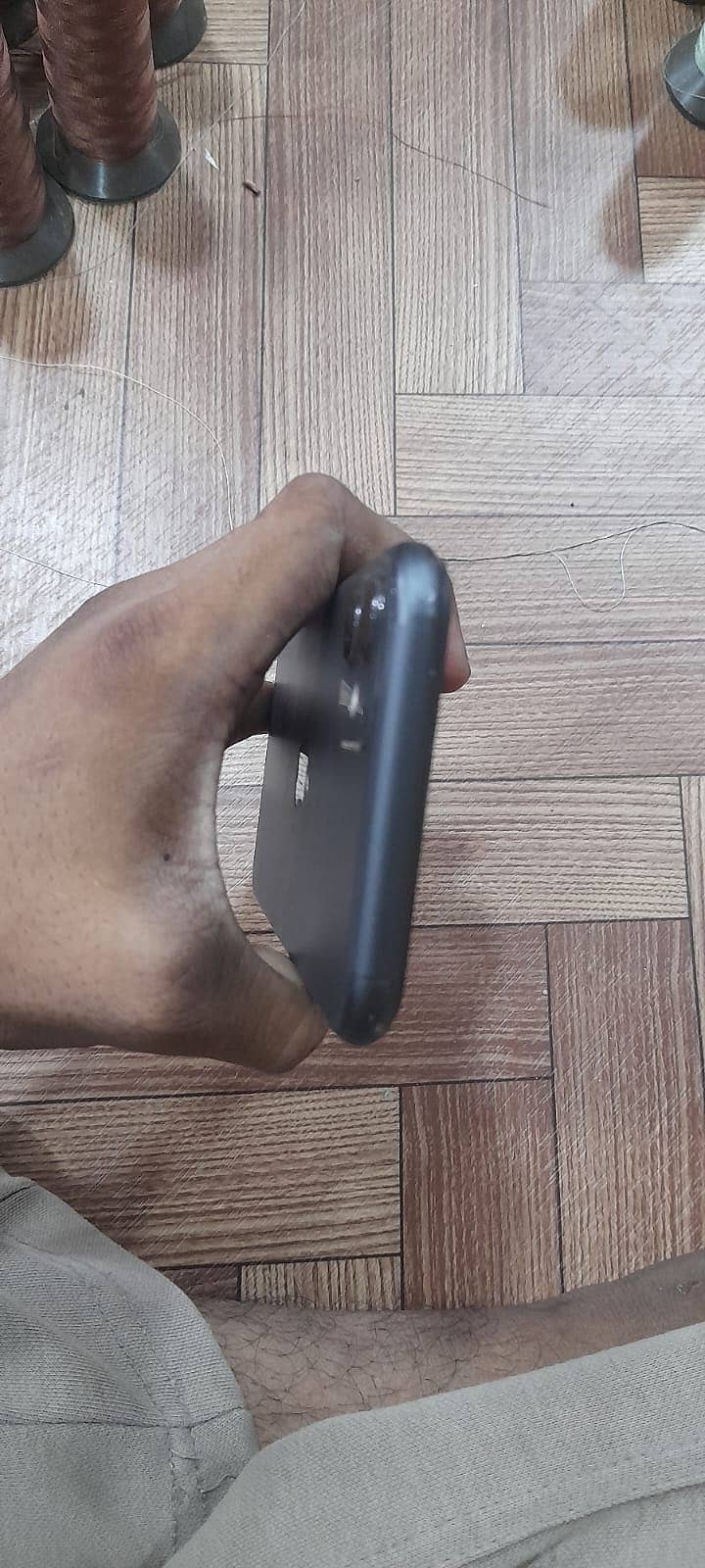 Apple iPhone 11 5