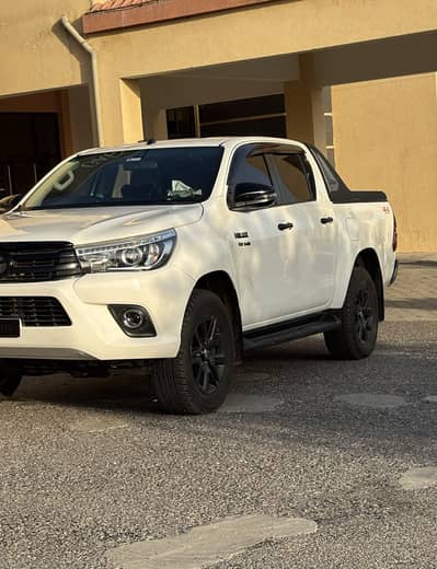 Toyota Hilux Revo V 2.8