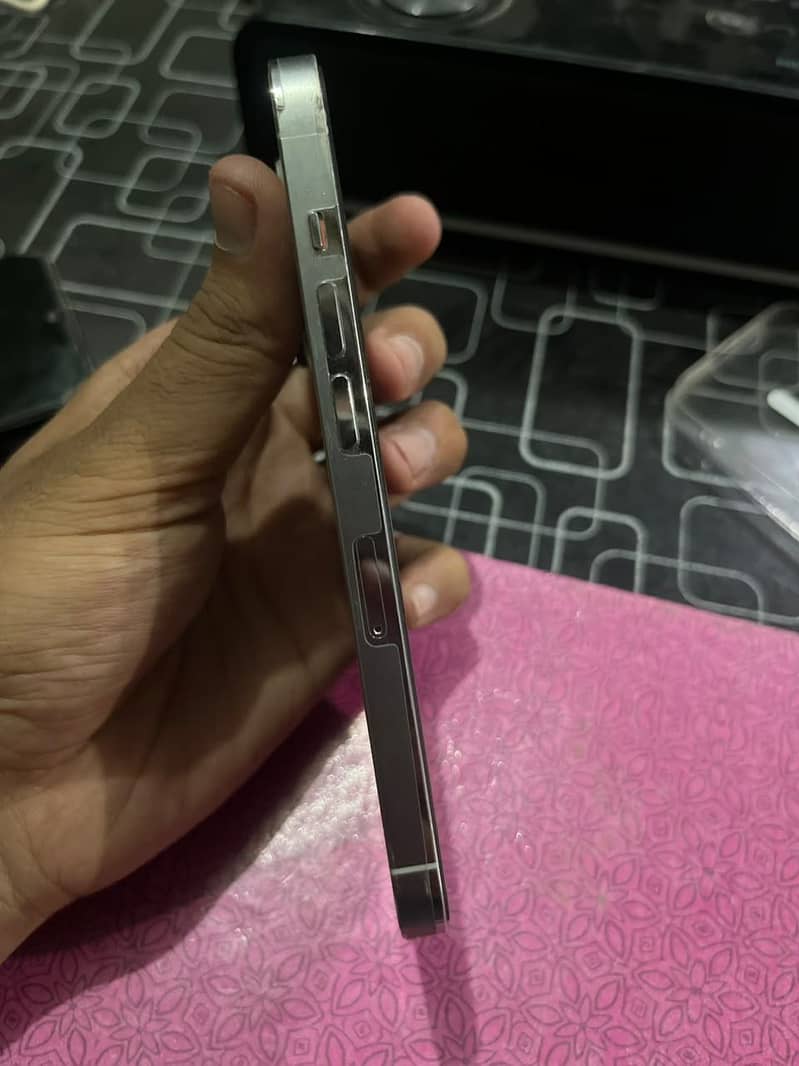 Apple iPhone 14 Pro 2
