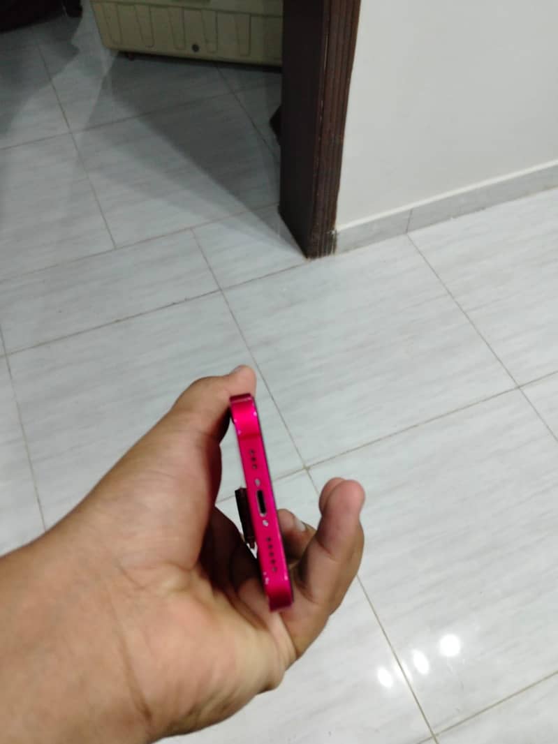 Apple iPhone 14 3
