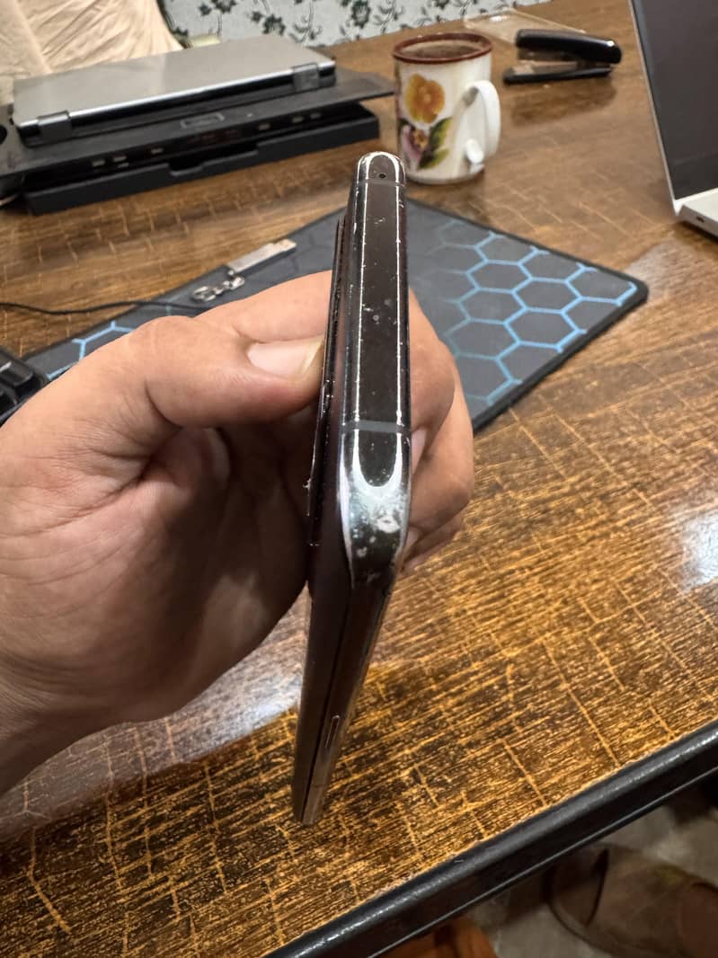 One Plus 10 Pro 4