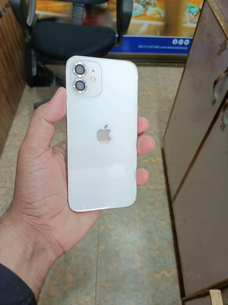 Apple iPhone 12 0