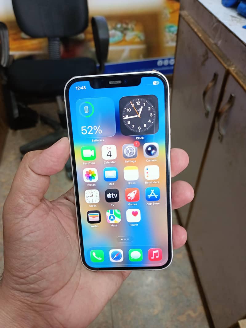 Apple iPhone 12 3