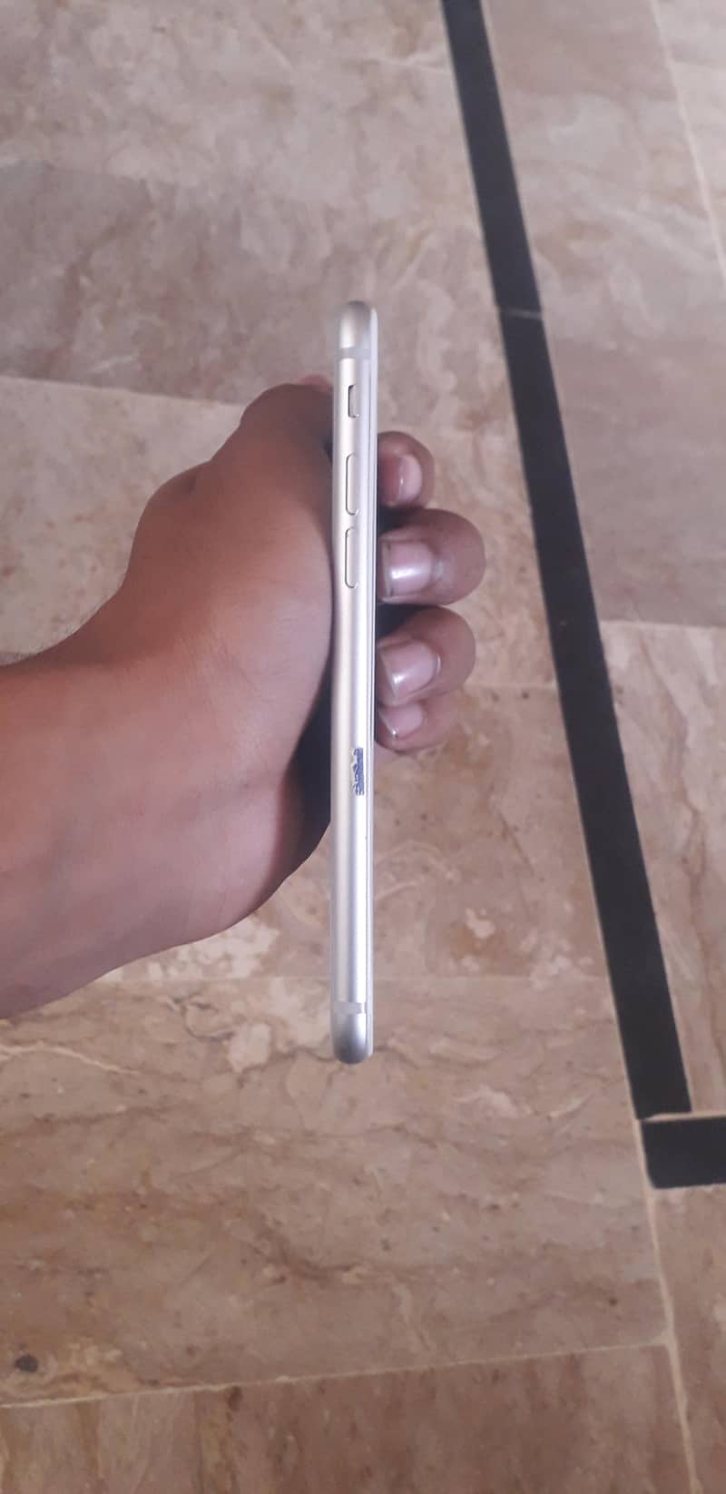 Apple iPhone 8 3