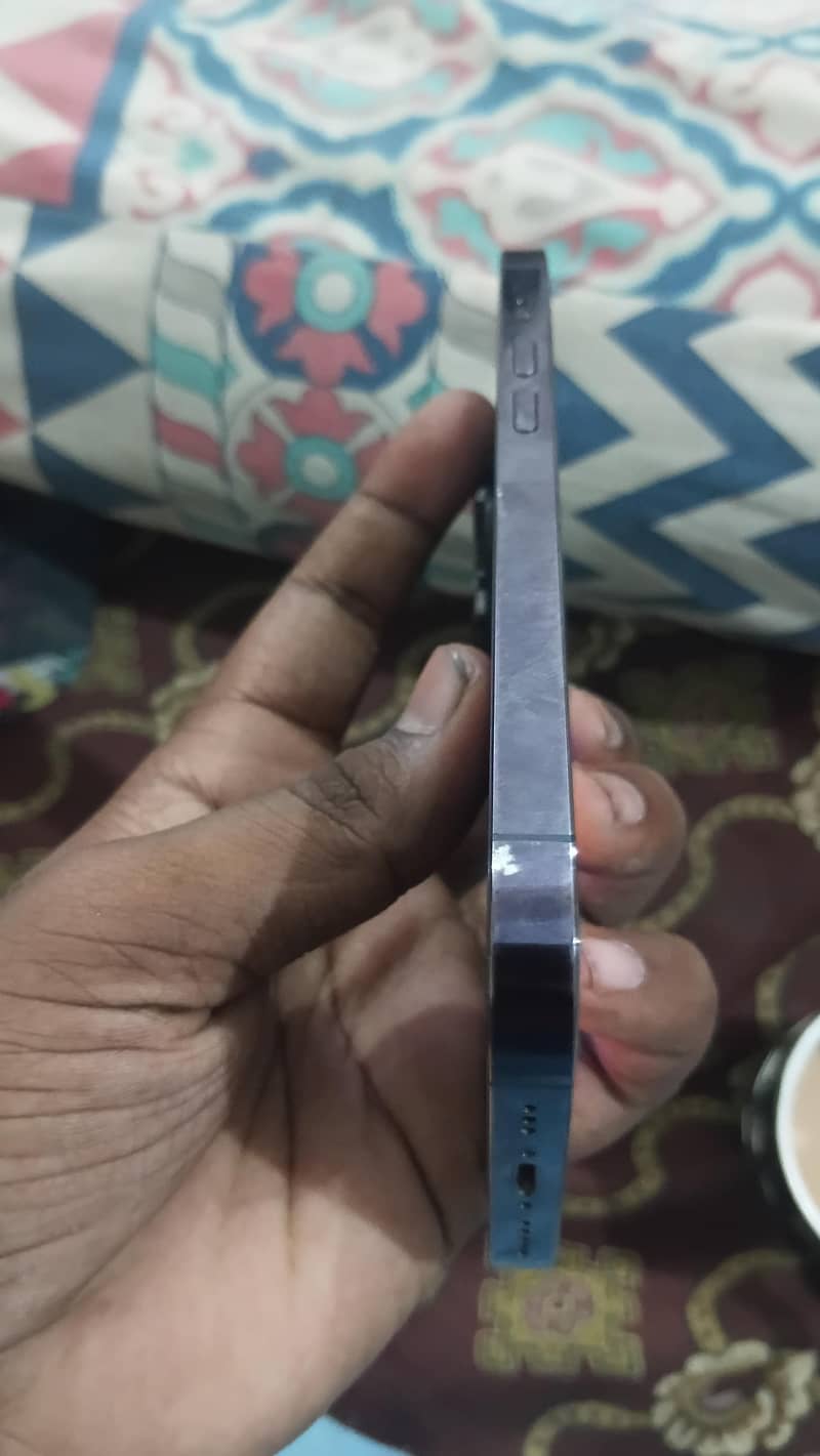 Apple iPhone 14 Pro 2