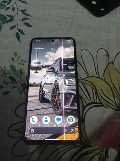 Google pixel 8 line on panal