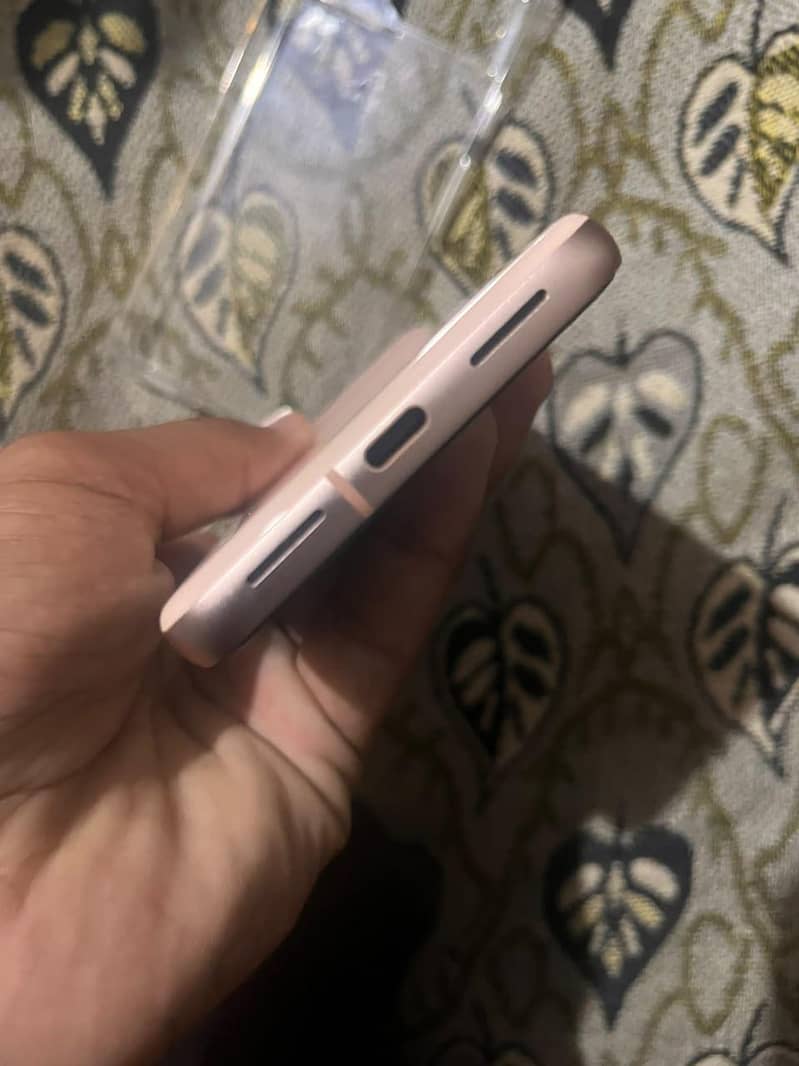 Google Pixel 8 2