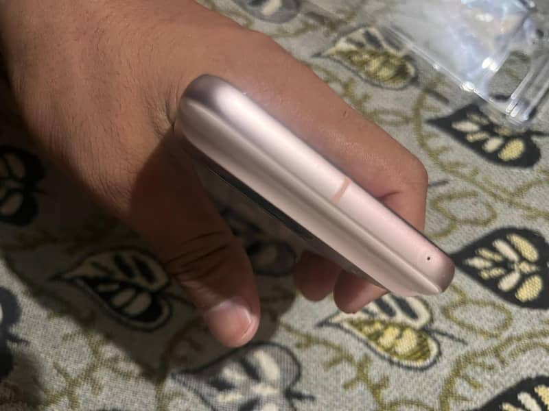 Google Pixel 8 5