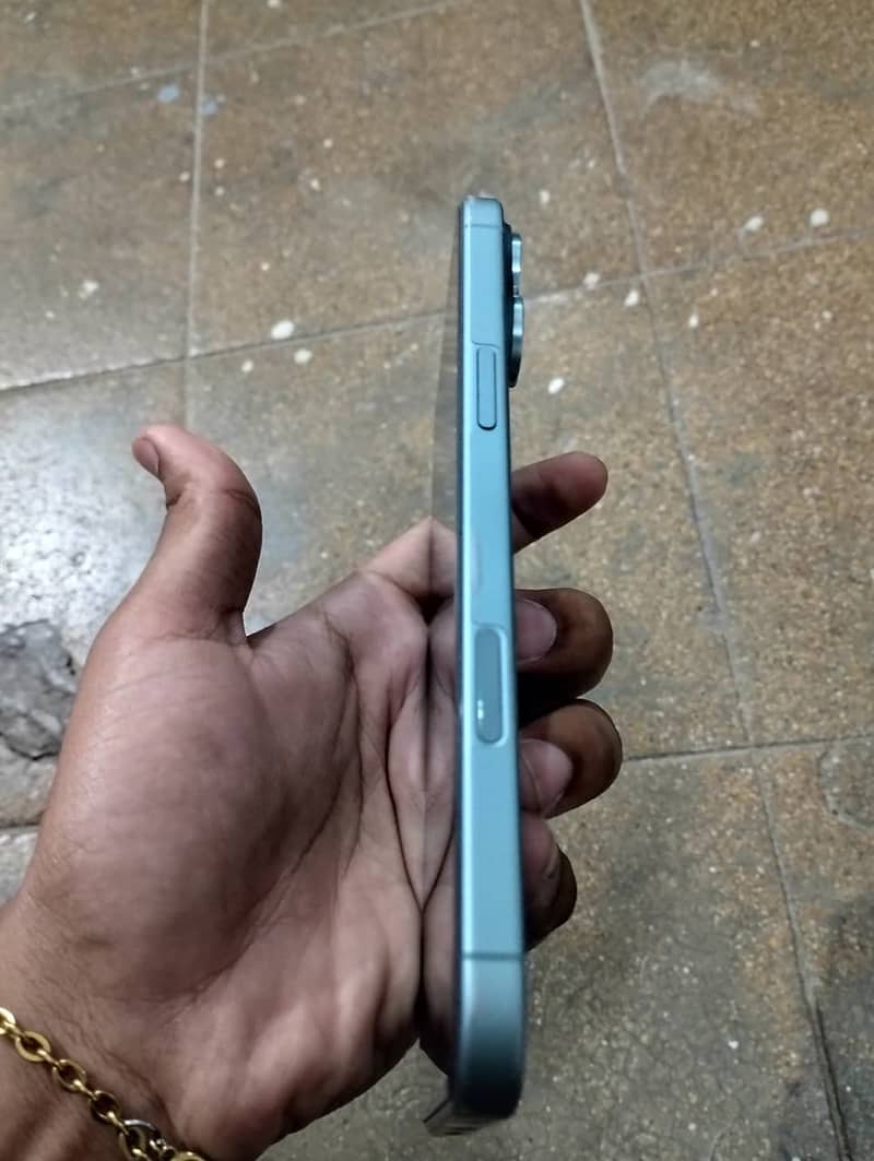 Apple iPhone 16 Plus 3