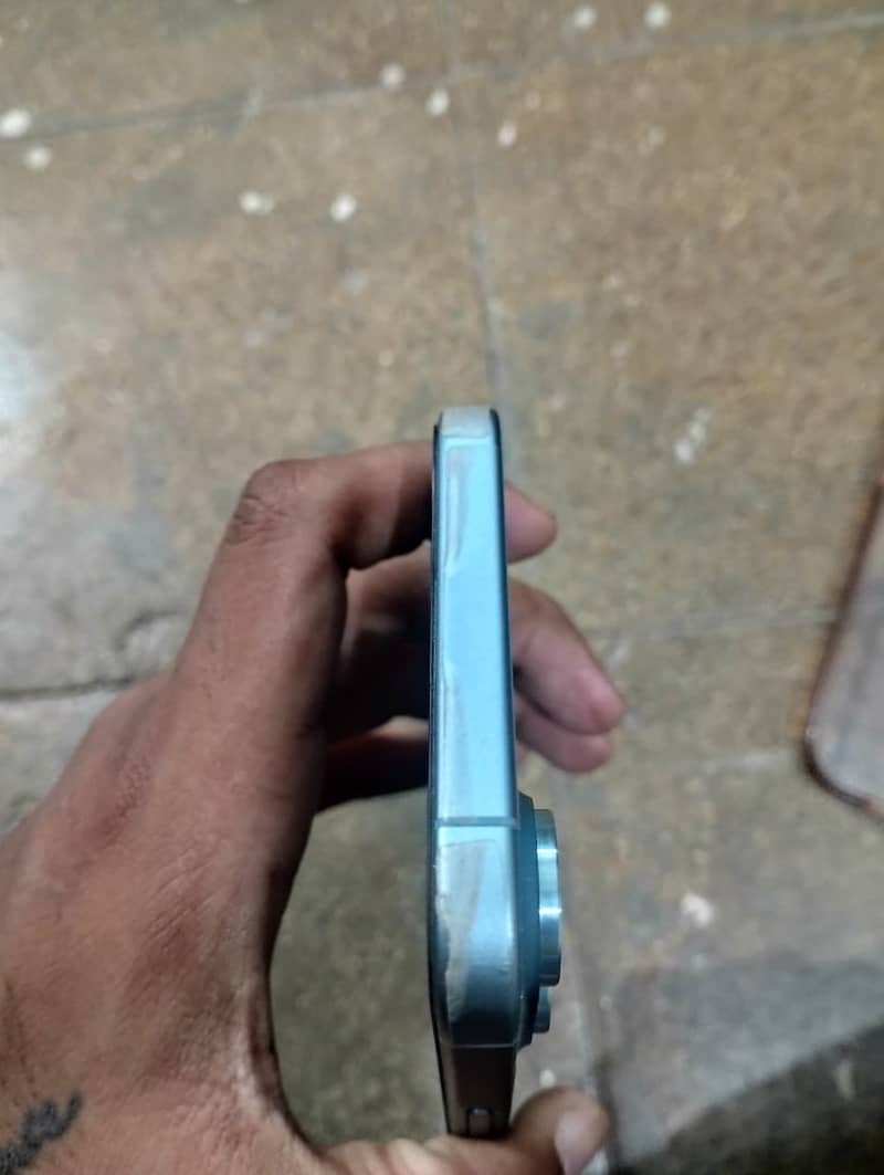 Apple iPhone 16 Plus 5