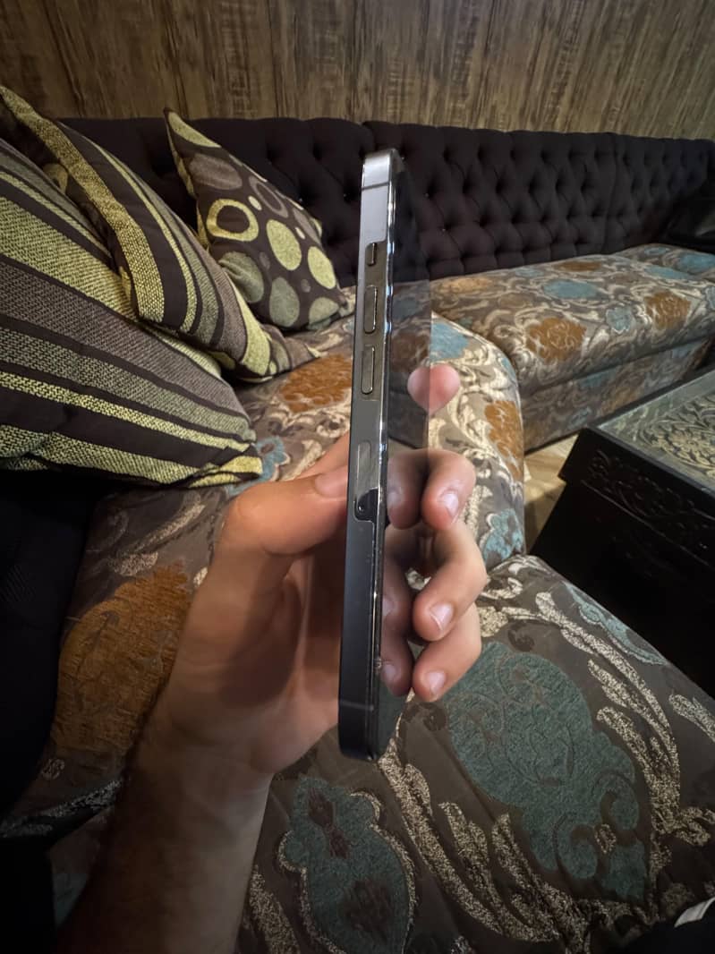 Apple iPhone 13 Pro 8