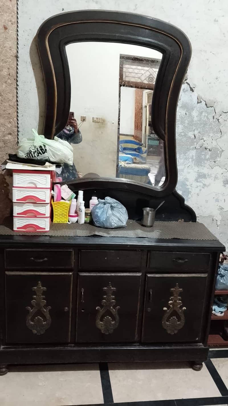 Mirror table 0