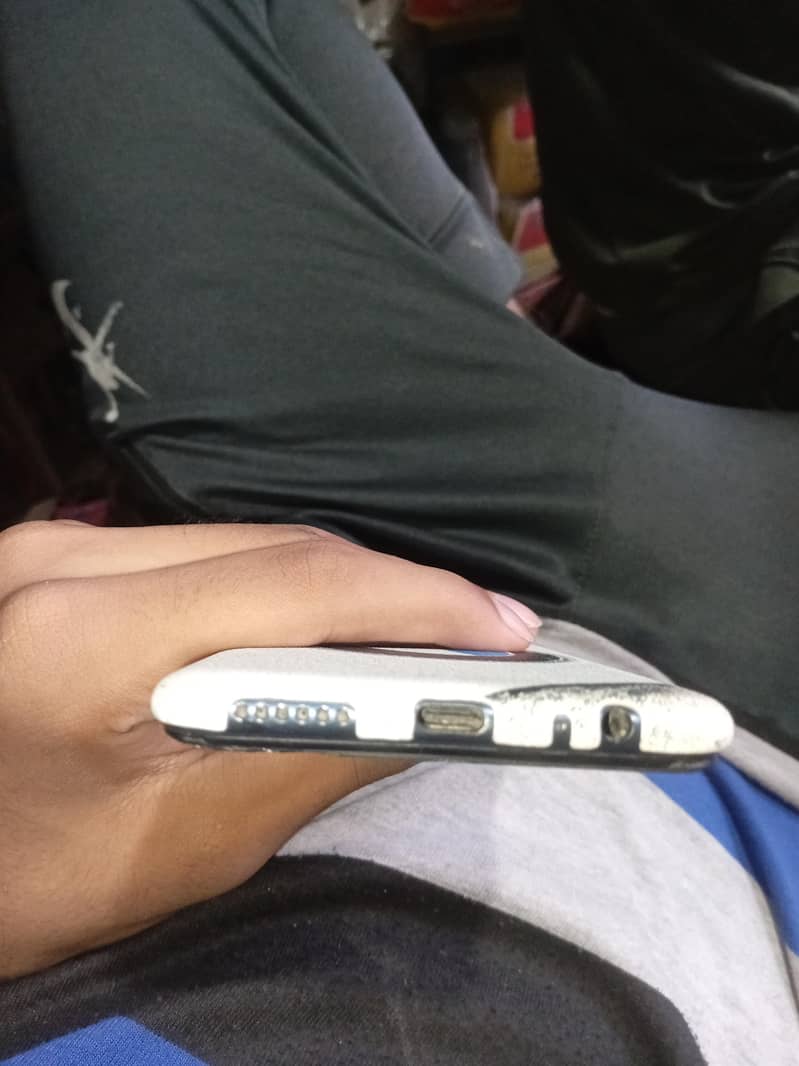 Infinix Note 8i 3