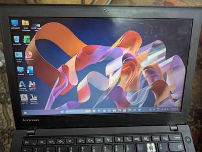 Lenovo Thinkpad core i3 5 generation 8gb ram all ok